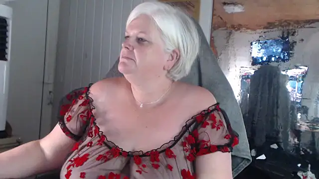 sexychazza16 online show from October 13, 10:45 pm