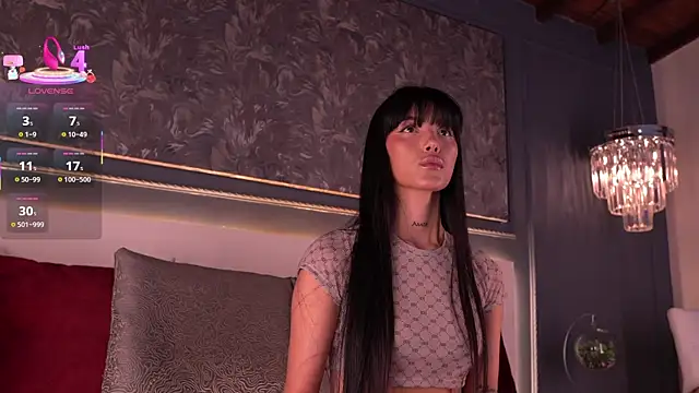 evamoretti online show from October 17, 2:04 am