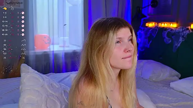 Snapshot of _aleksa_ chatting on October 29, 6:50 am  aleksa  online show from October 29, 6:50 am