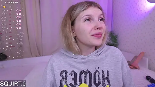 Snapshot of _aleksa_ chatting on September 12, 5:30 am  aleksa  online show from September 12, 5:30 am