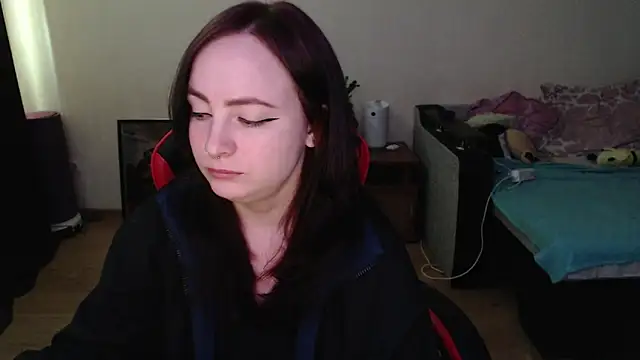 Laralianna online show from April 27, 10:45 am