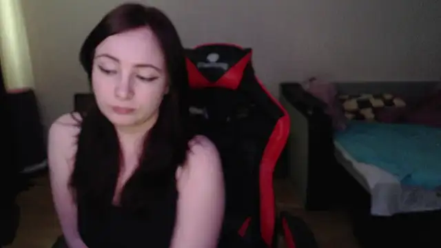 Laralianna online show from April 29, 9:45 am