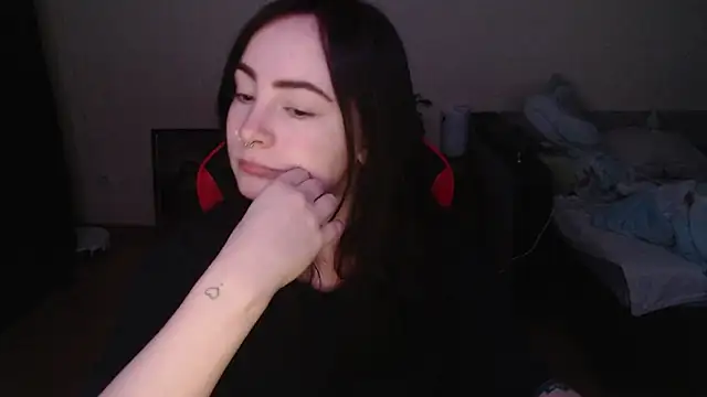 Laralianna online show from February 4, 6:22 pm