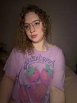 EmmieRae online show from March 24, 5:57 am