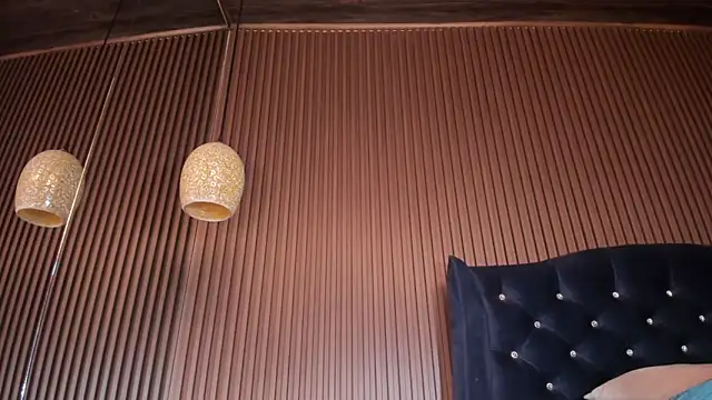 JuliaDawson  online show from November 16, 1:29 am