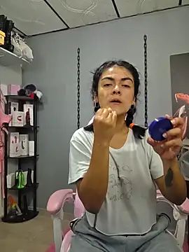 Hannah-grace online show from February 4, 10:51 am