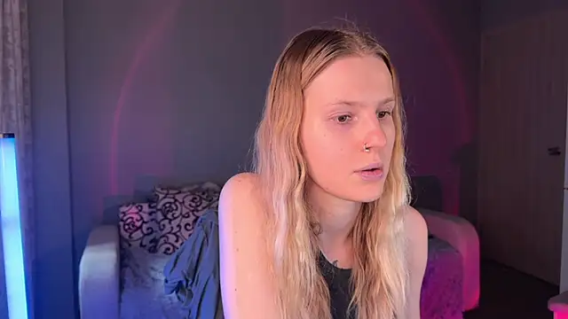 Chanel Gill online show from October 1, 2:33 pm