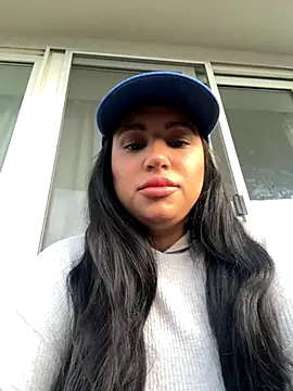 MeghanXO online show from October 24, 1:29 pm