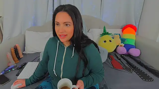 MeghanXO online show from April 4, 11:47 pm