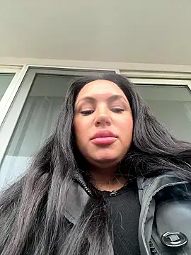 MeghanXO online show from January 8, 2:21 pm