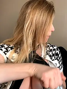 FoxyFrenchy online show from October 17, 10:18 am