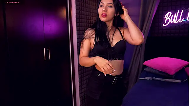 bull vixen2001 online show from December 23, 10:19 am