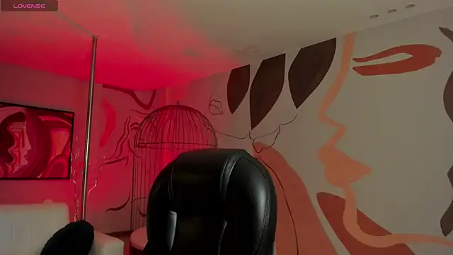 ErikaBenz  online show from October 30, 12:50 pm