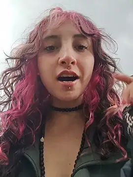  Laary online show from December 21, 8:46 pm