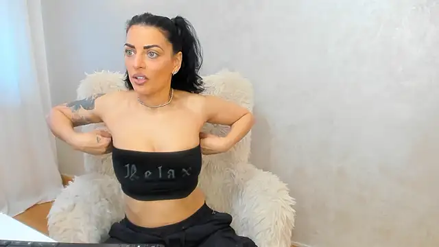 ElisaBaxter online show from March 25, 5:44 am