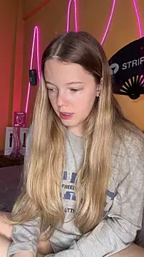 -veranito- online show from April 8, 3:08 am