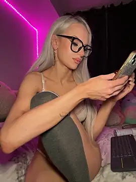 katyaaxo online show from December 4, 2:25 am