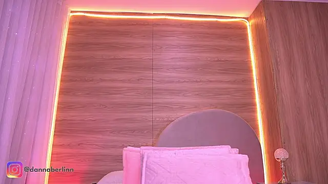 danna berlin  online show from May 30, 7:32 pm