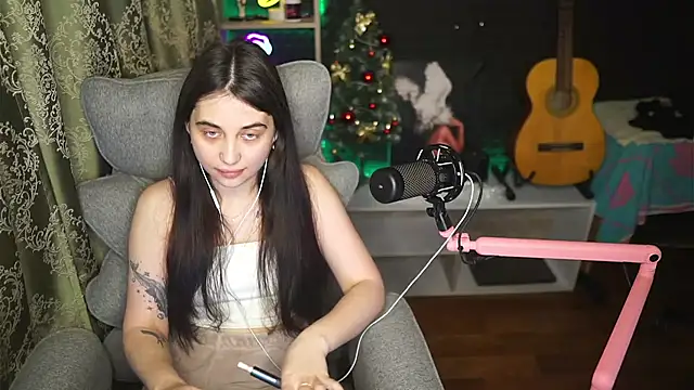 delicatedBailey online show from January 9, 3:38 pm