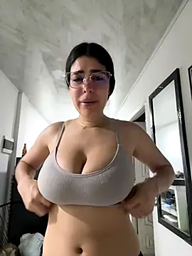  Niah  online show from September 19, 11:37 pm