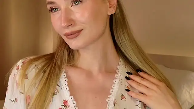 bella  rose online show from February 8, 1:48 pm