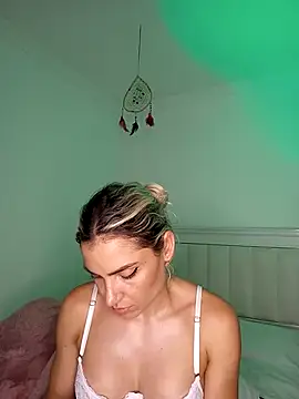 ASHLEY BLAIR online show from September 30, 9:52 pm