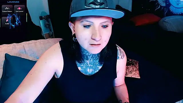 Marieblueeyes online show from September 24, 2:21 am