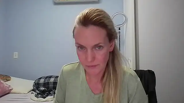 Annylove1 online show from April 14, 12:22 am