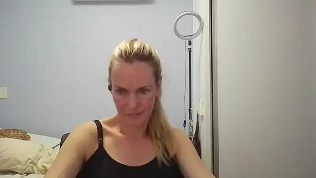 Annylove1 online show from February 16, 12:10 am