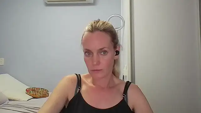 Annylove1 online show from January 18, 12:29 am