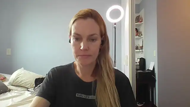 Annylove1 online show from April 7, 10:50 am