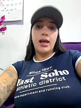 Hannahoff online show from November 12, 11:14 pm