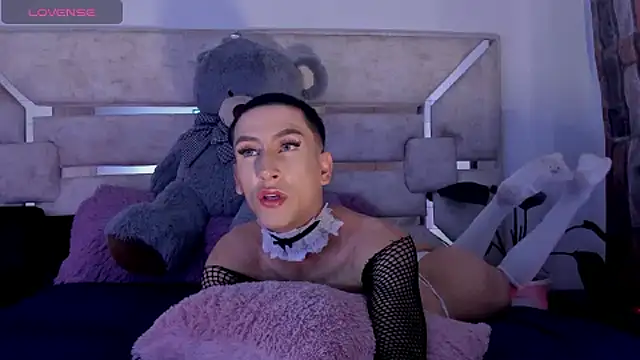 Snapshot of patrik-121 chatting on September 20, 12:10 am patrik-121 online show from September 20, 12:10 am