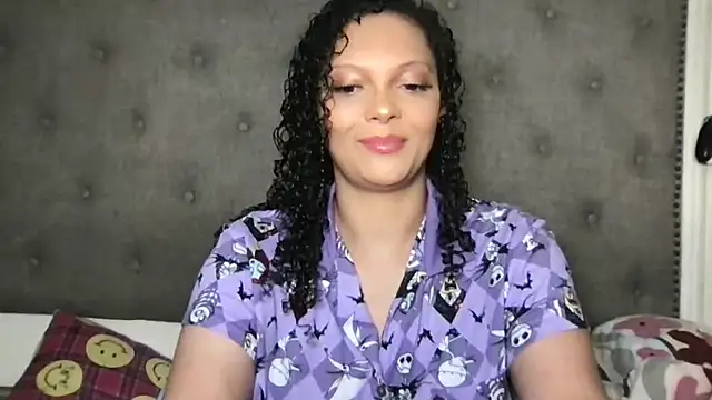 LuLuValenttine101 online show from April 15, 1:22 pm