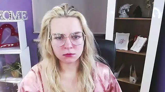 Zoey Erotic online show from February 10, 5:54 am