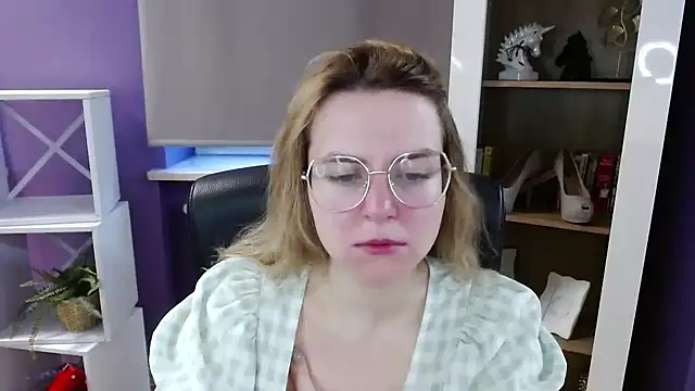 Zoey Erotic online show from April 15, 4:35 am