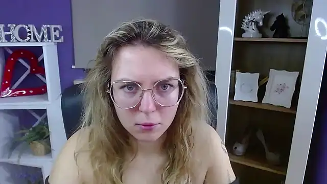 Zoey Erotic online show from January 8, 5:44 am