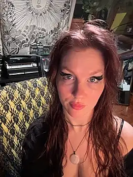 Snapshot of courtneyoccult chatting on October 29, 3:11 am courtneyoccult online show from October 29, 3:11 am