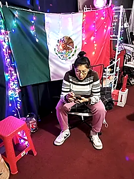 LaInsaciableIntensa online show from November 1, 2:27 am