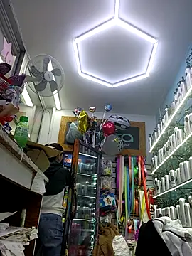 LunaZambrano online show from December 15, 6:57 pm