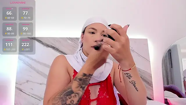 aisha vs online show from March 24, 1:16 pm