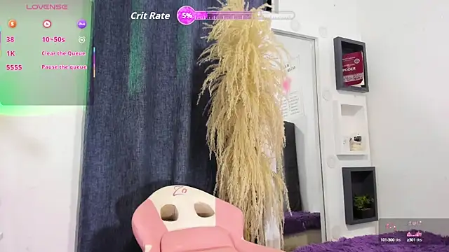 Snapshot of zoe69x chatting on October 4, 5:13 am zoe69x online show from October 4, 5:13 am
