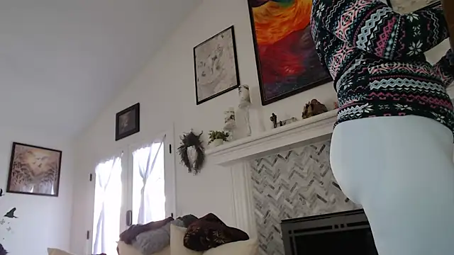 AuroraWillows online show from November 1, 4:44 pm