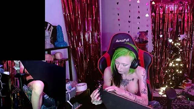 alicewonder09 online show from December 19, 5:43 am