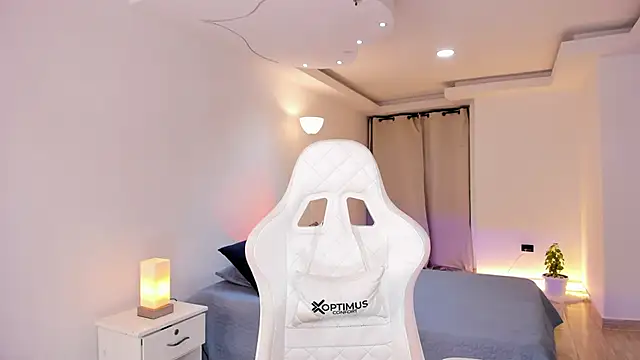 carleee winter online show from December 17, 1:33 am