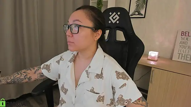 gentle muse online show from February 16, 12:10 am