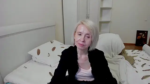 aminalive online show from November 15, 7:59 pm