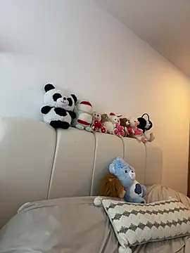 oriana zoeee online show from February 15, 4:15 am