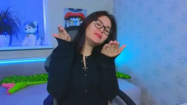 EsterLogan online show from November 29, 8:40 am