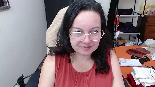 Sonialorens  online show from November 26, 9:38 pm